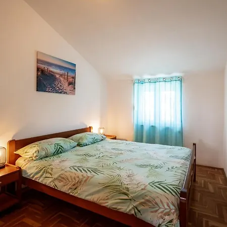 Ana Apartman Póla